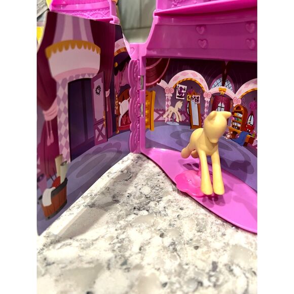 My Little Pony MLP Friendship Is Magic Rarity Booktique Set + Accessories HASBRO - Picture 9 of 9